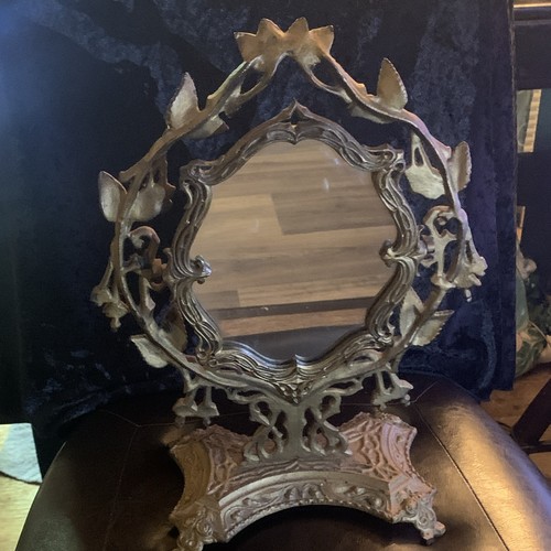 Vintage ornate round - ornate,